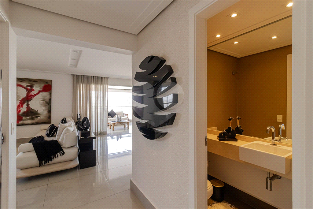 APARTAMENTO IPIRANGA COM  4 SUÍTES E 3 VAGAS REFORMADO!