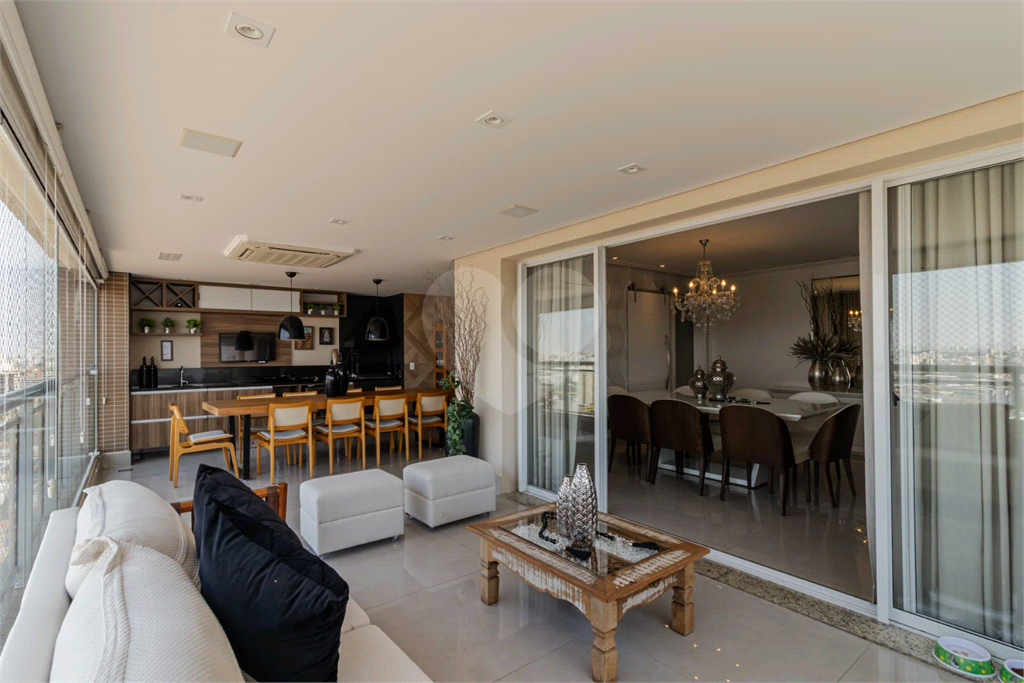 APARTAMENTO IPIRANGA COM  4 SUÍTES E 3 VAGAS REFORMADO!