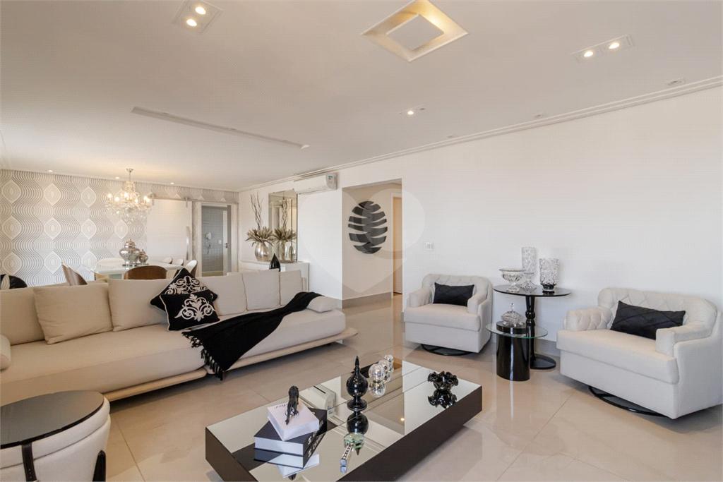 APARTAMENTO IPIRANGA COM  4 SUÍTES E 3 VAGAS REFORMADO!