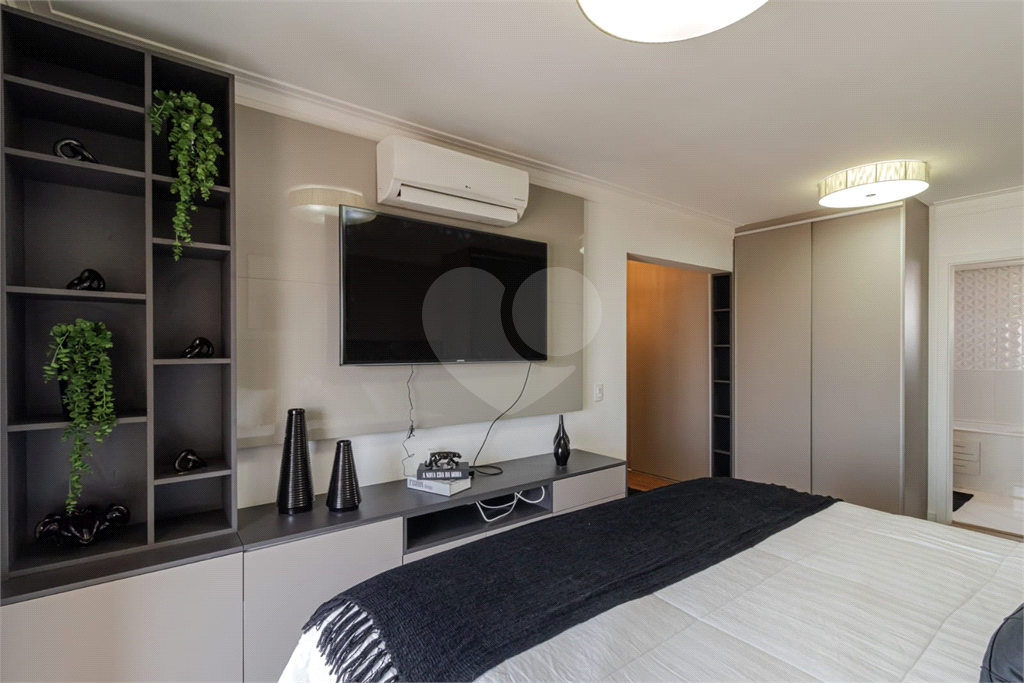 APARTAMENTO IPIRANGA COM  4 SUÍTES E 3 VAGAS REFORMADO!