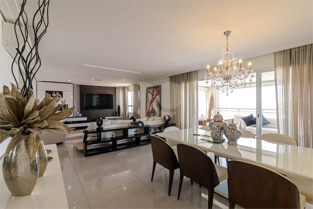 APARTAMENTO IPIRANGA COM  4 SUÍTES E 3 VAGAS REFORMADO!