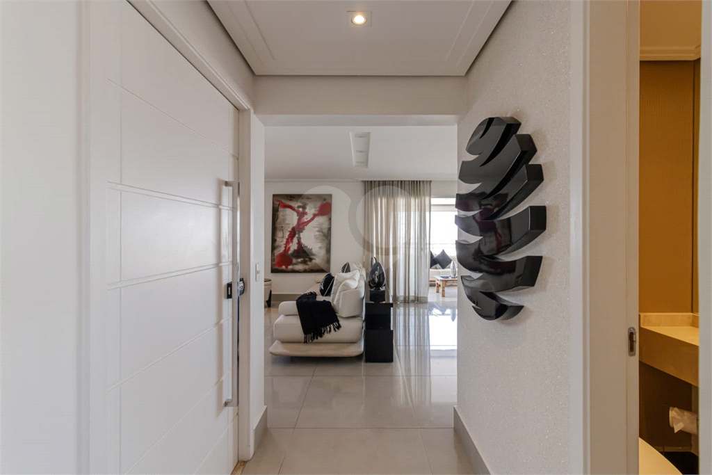 APARTAMENTO IPIRANGA COM  4 SUÍTES E 3 VAGAS REFORMADO!