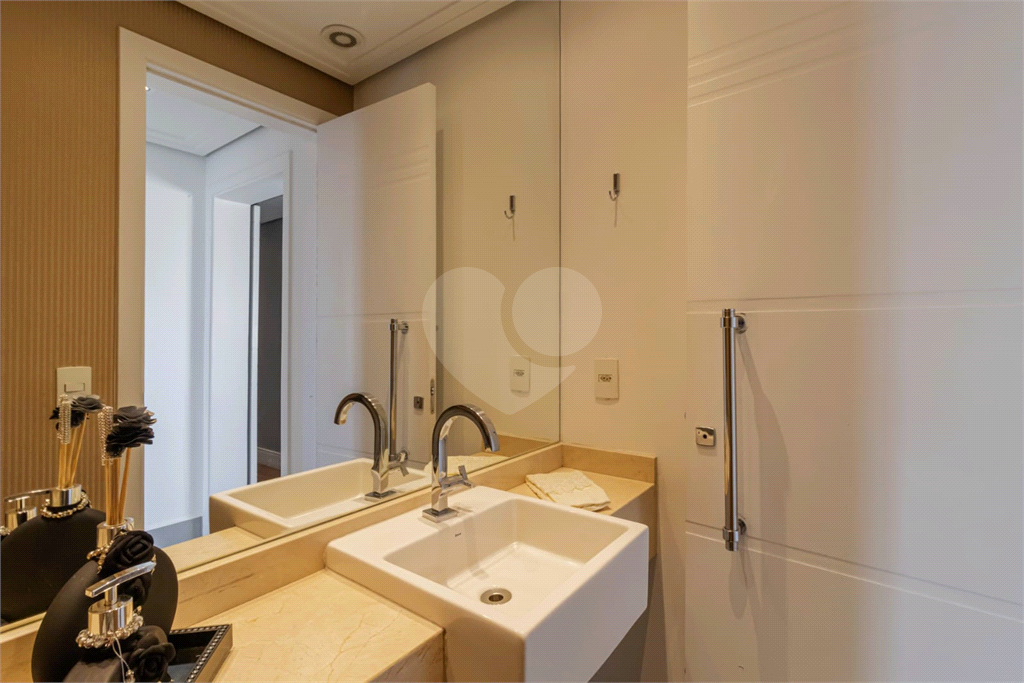 APARTAMENTO IPIRANGA COM  4 SUÍTES E 3 VAGAS REFORMADO!