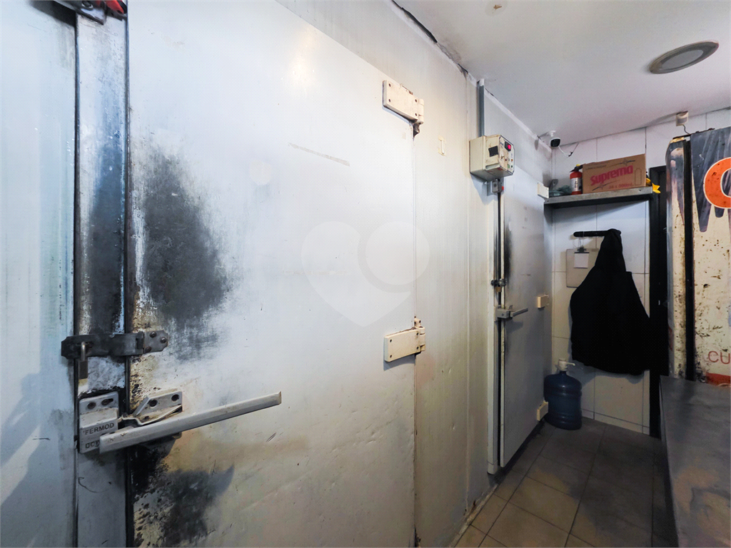 Loja / Salão Comercial / Restaurante - Santo Amaro - Vão Livre - Venda / Compra