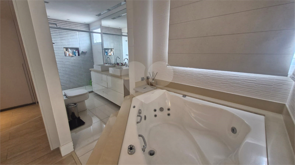 Apartamento de Alto Padrão à Venda | 221m² | 3dorm(3suites) | 4 Vagas | Santana