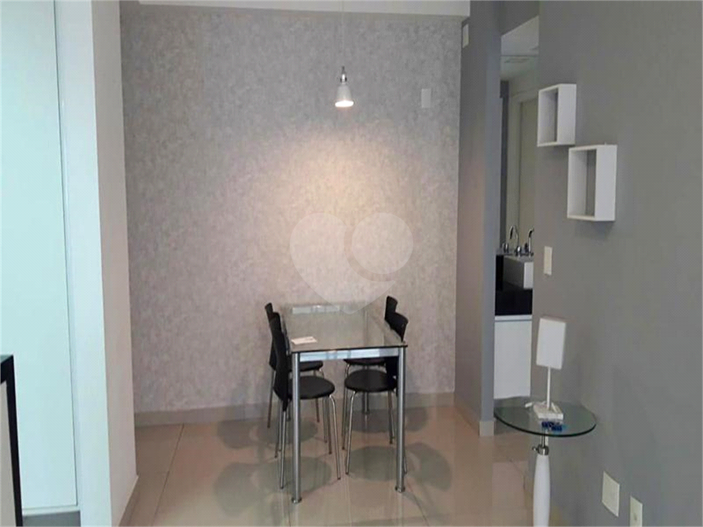 APTO 1 QUARTO + 1 VAGA - CAMPO BELO