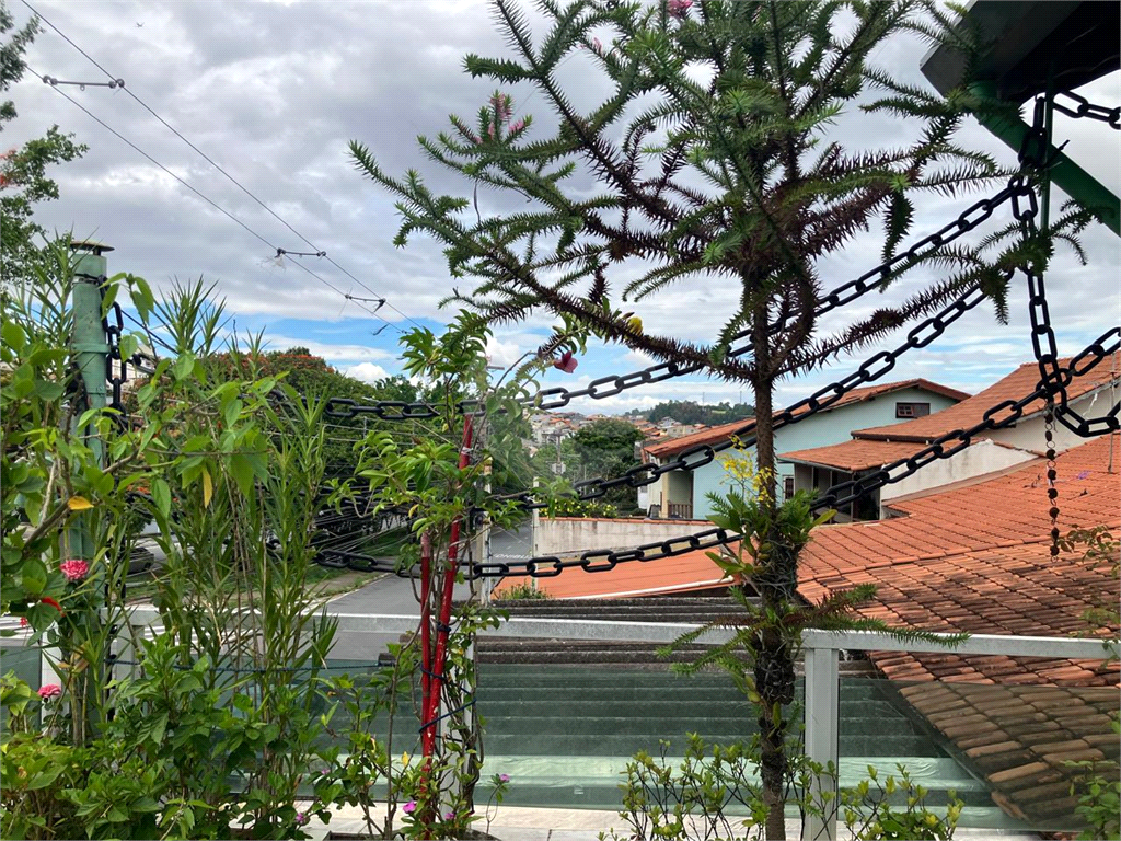 Sobrado Espaçoso 206m² no Parque Continental I – Conforto e Localização Estratégica
