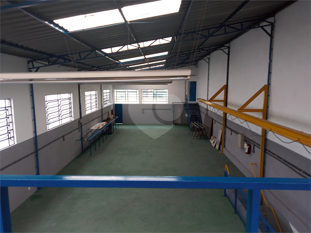 Salão comercial na parte superior para locação