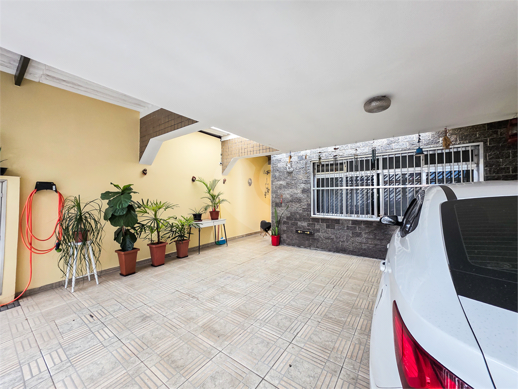 Casa - Vila Alpina - 3 Quartos (1 Suíte) - Quintal - 2 Vagas - Venda / Compra