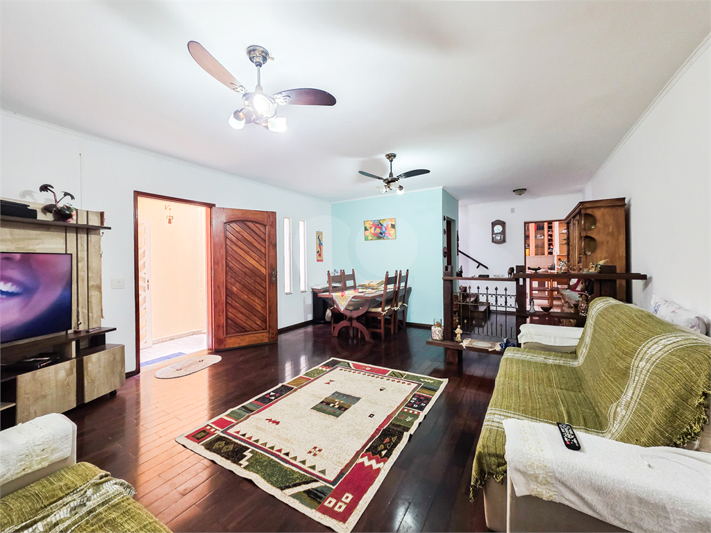 Casa - Vila Alpina - 3 Quartos (1 Suíte) - Quintal - 2 Vagas - Venda / Compra