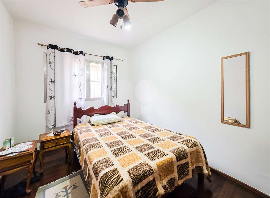 Casa - Vila Alpina - 3 Quartos (1 Suíte) - Quintal - 2 Vagas - Venda / Compra