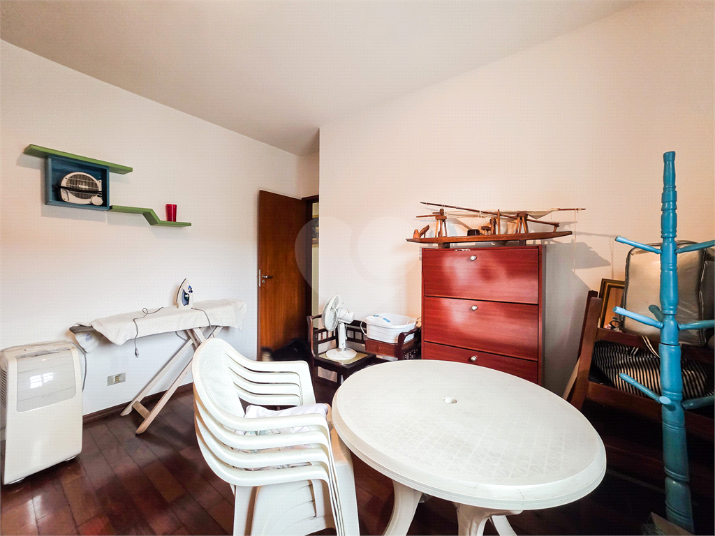 Casa - Vila Alpina - 3 Quartos (1 Suíte) - Quintal - 2 Vagas - Venda / Compra