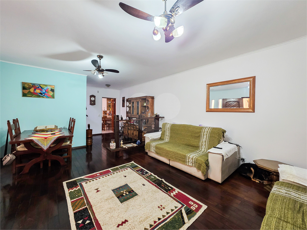 Casa - Vila Alpina - 3 Quartos (1 Suíte) - Quintal - 2 Vagas - Venda / Compra