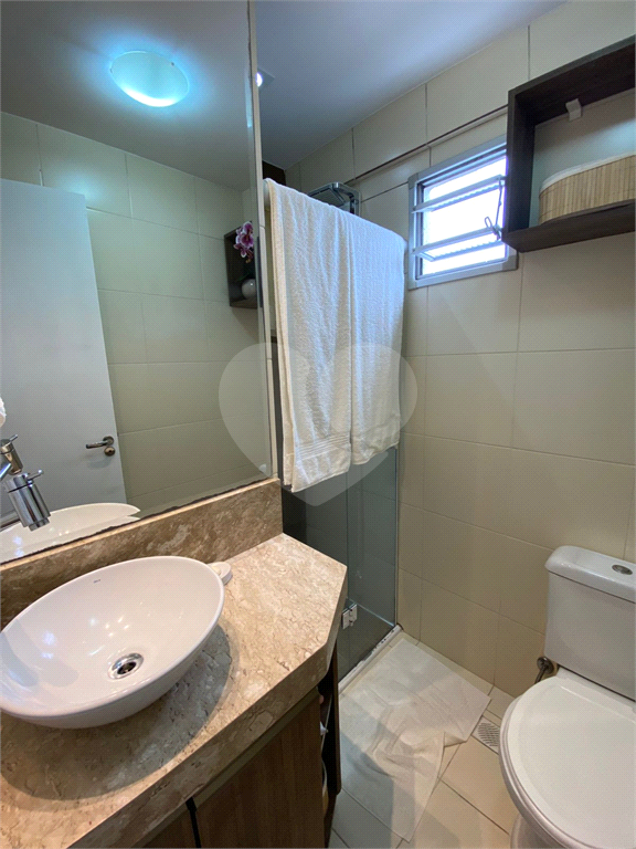 Apartamento à Venda - 2 Dormitórios - 1 Vaga de Garagem - Vila Gustavo - SP