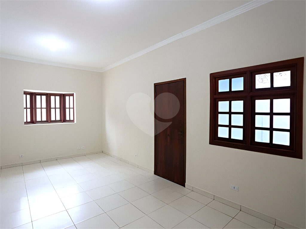 Casa com 3 quartos, 2 banheiros e duas vagas à venda no Vila Sonia a 300m do Parque Chácara do Joquey