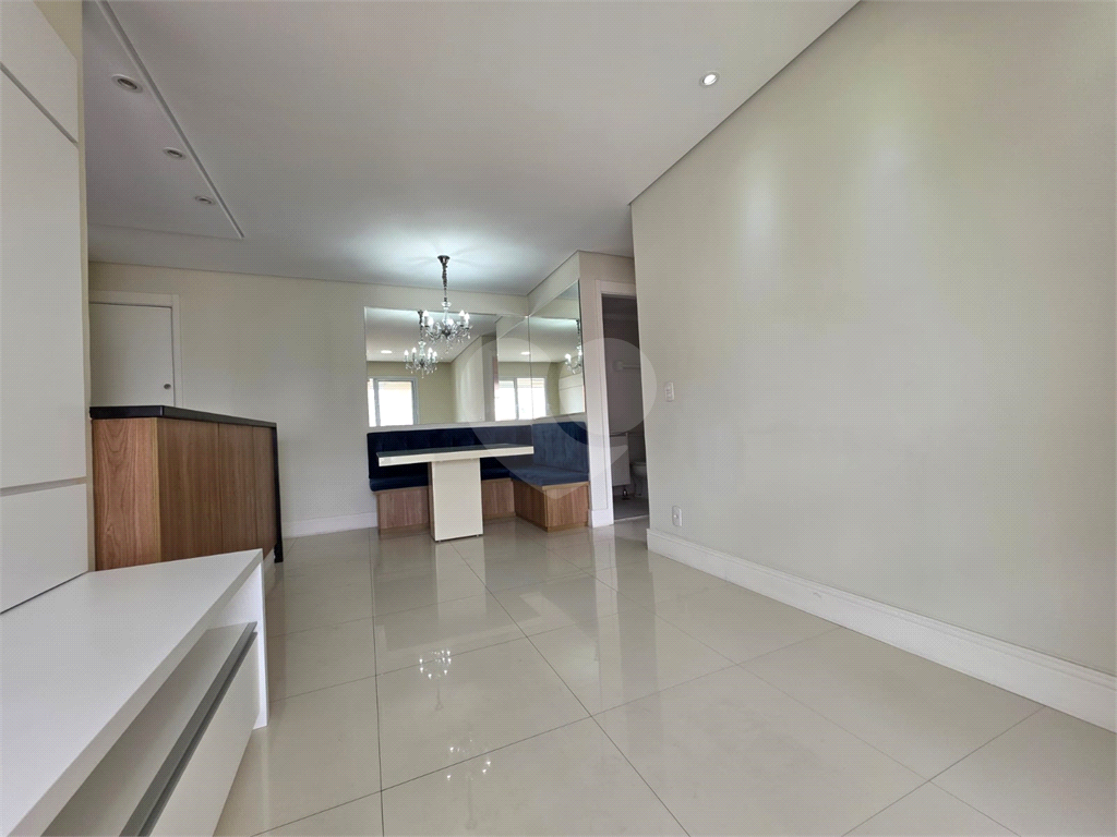 APARTAMENTO em CASA VERDE