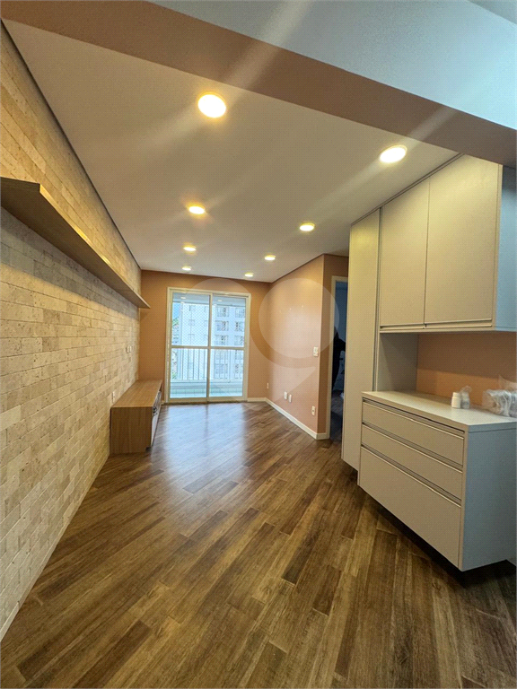 APARTAMENTO em CASA VERDE