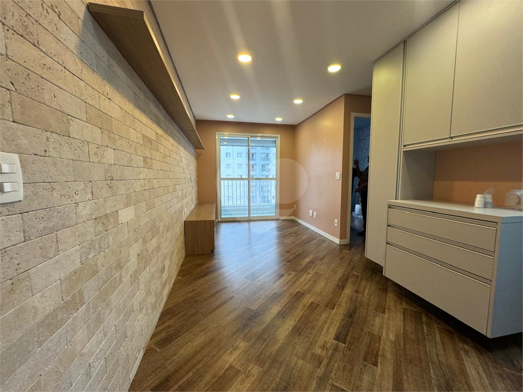 APARTAMENTO em CASA VERDE