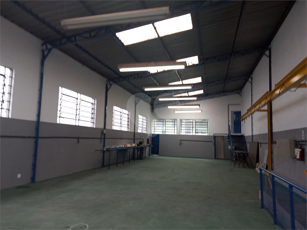 Salão comercila no Limão