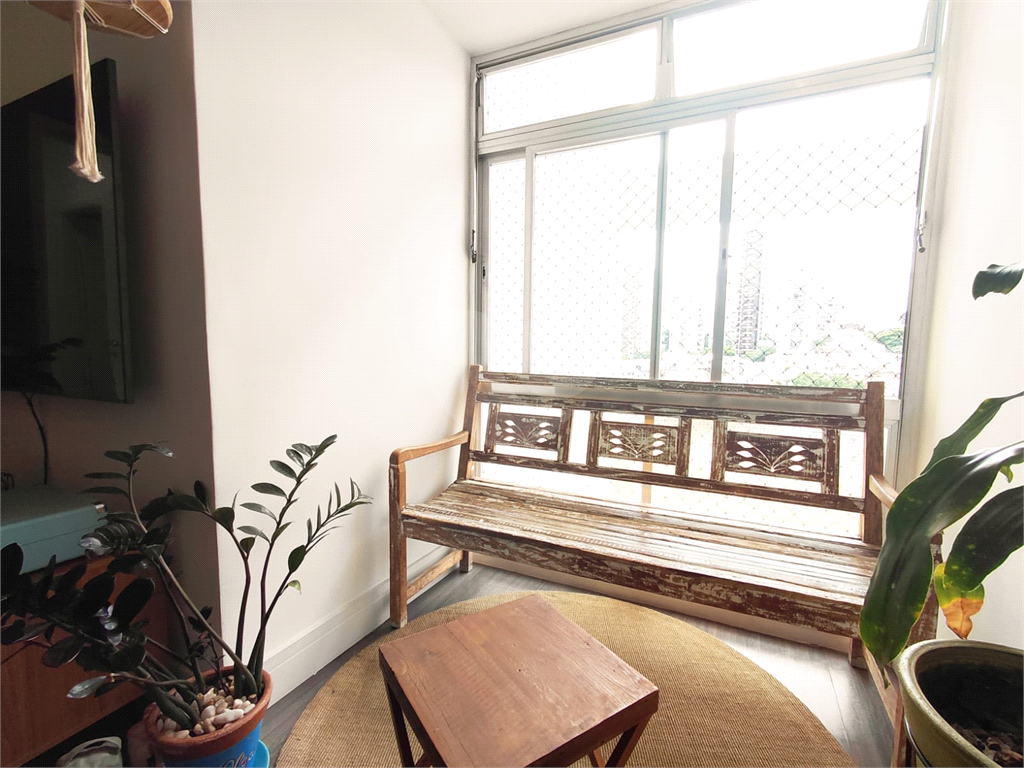 Imóvel de 112m² sala de estar de 2 ambientes, 3 quartos 1 vaga de garagem Perdizes.