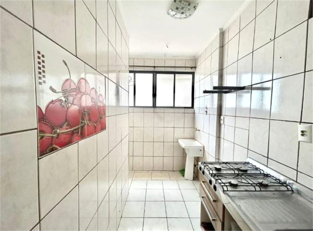 Apartamento à venda em São Vicente, Litoral Sul de SP, a meia quadra da Praia de Itararé