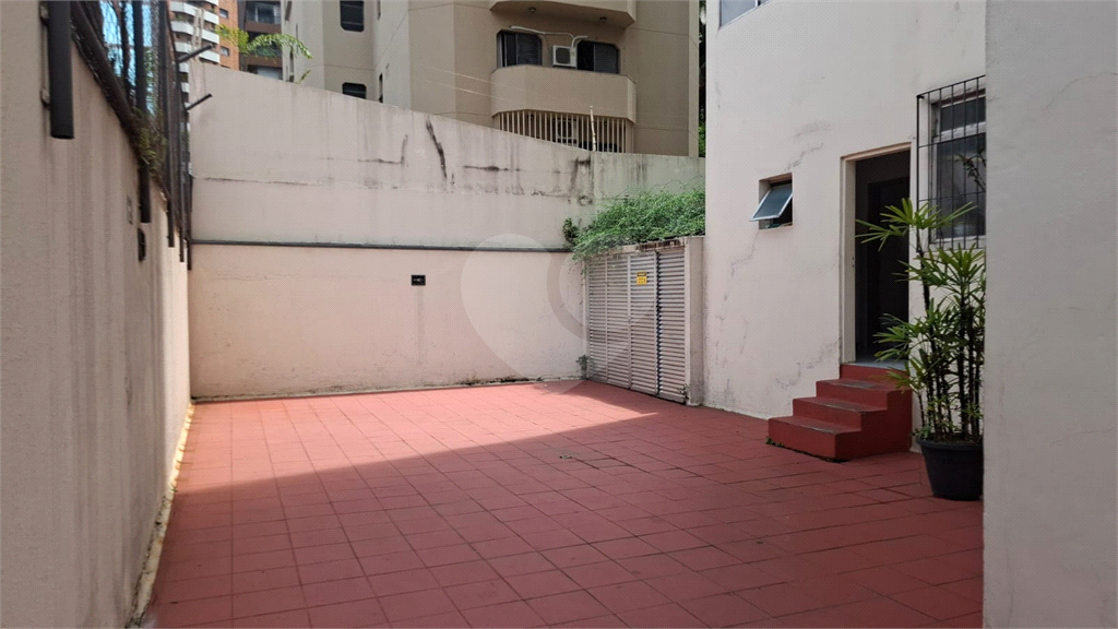 APARTAMENTO em ITAIM BIBI