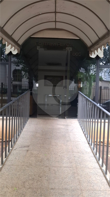 APARTAMENTO em ITAIM BIBI