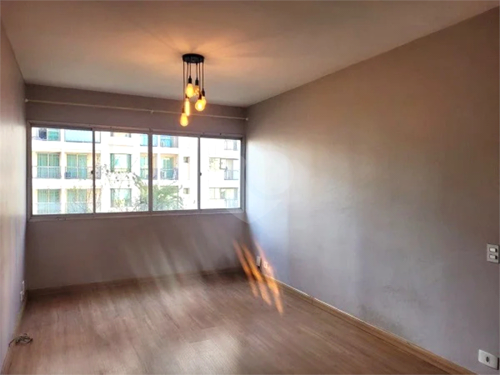 APARTAMENTO em ITAIM BIBI