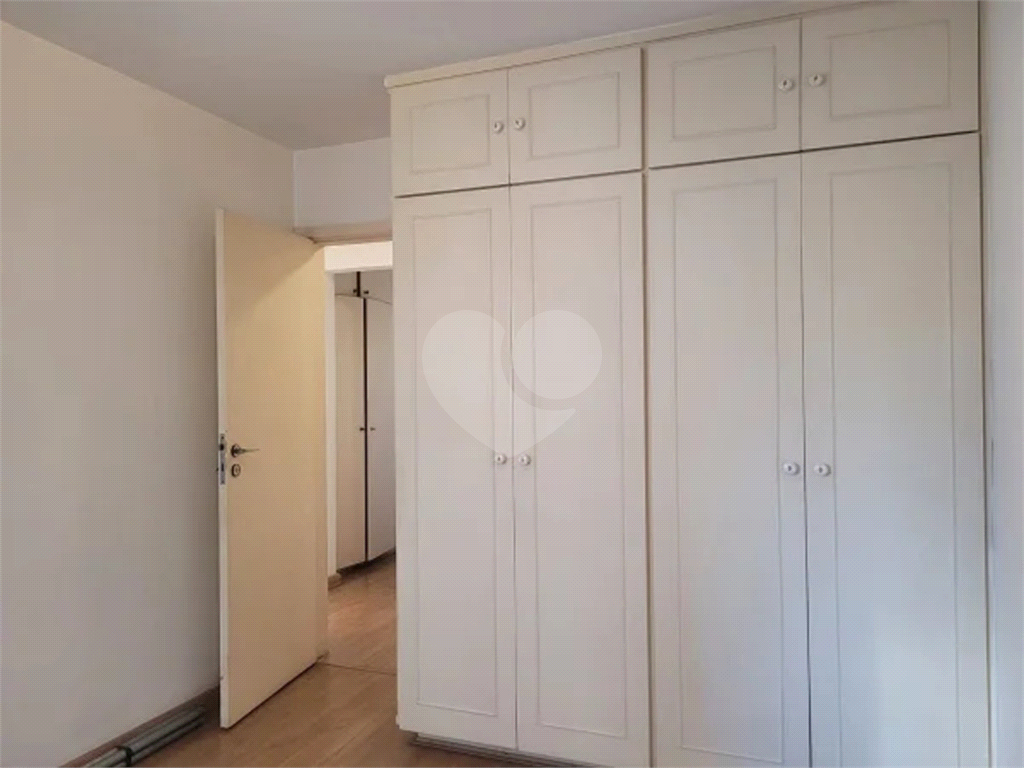 APARTAMENTO em ITAIM BIBI