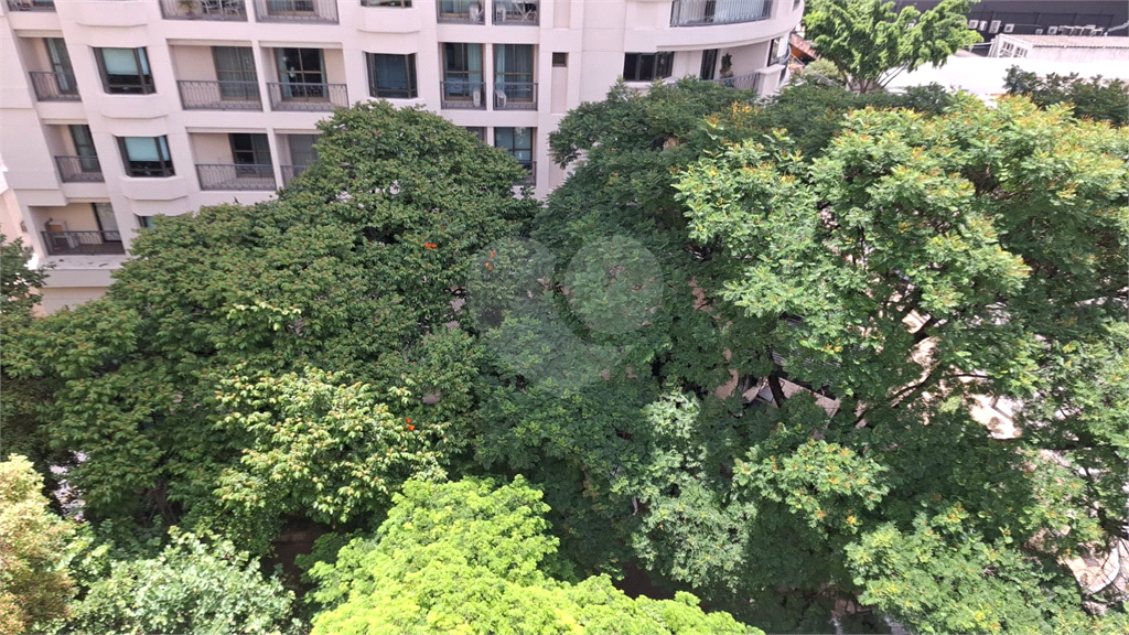 APARTAMENTO em ITAIM BIBI