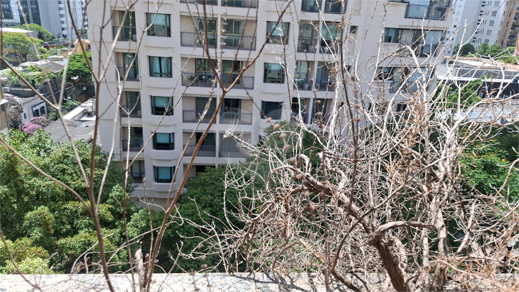 APARTAMENTO em ITAIM BIBI