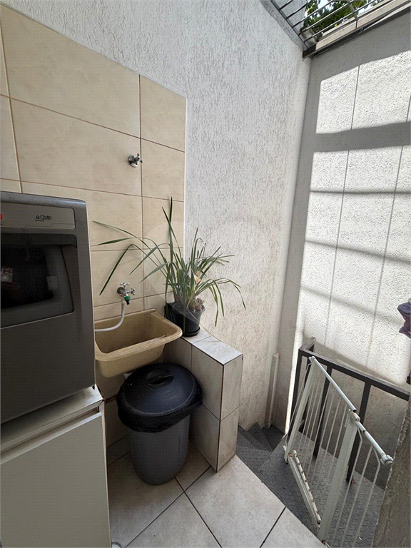 Casa condomínio fechado 03 dormitórios 