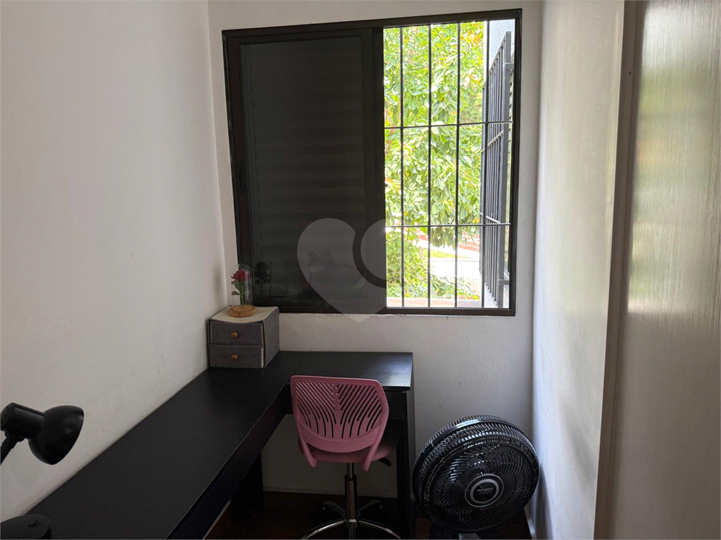 Casa condomínio fechado 03 dormitórios 