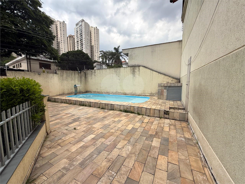 Casa condomínio fechado 03 dormitórios 