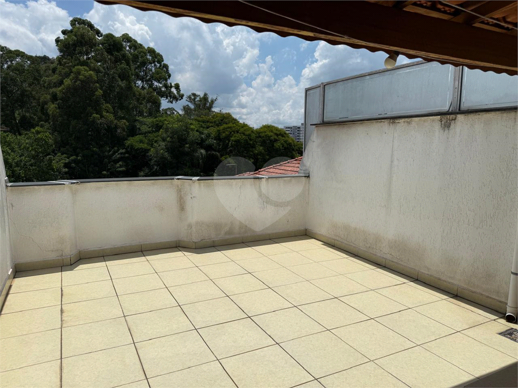 Casa condomínio fechado 03 dormitórios 