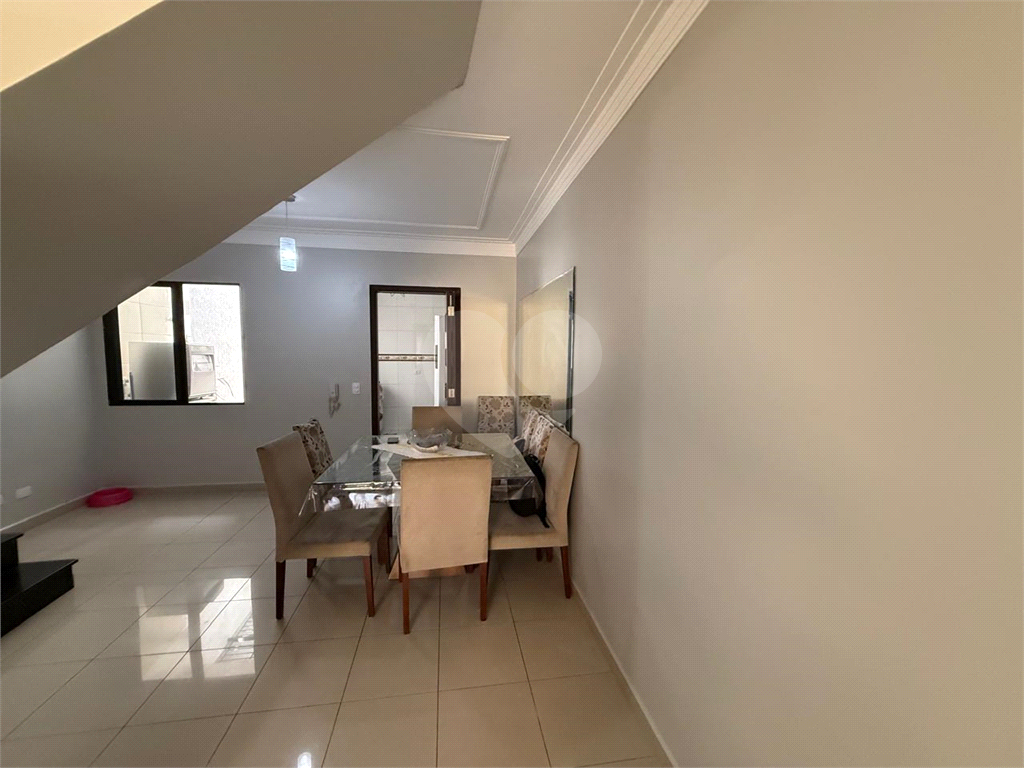 Casa condomínio fechado 03 dormitórios 