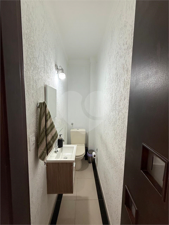 Casa condomínio fechado 03 dormitórios 