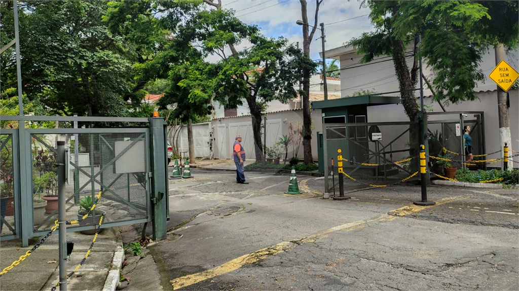 SOBRADO CONDOMÍNIO FECHADO 4 SUÍTES 4 VAGAS A VENDA NO BUTANTÃ VENDER