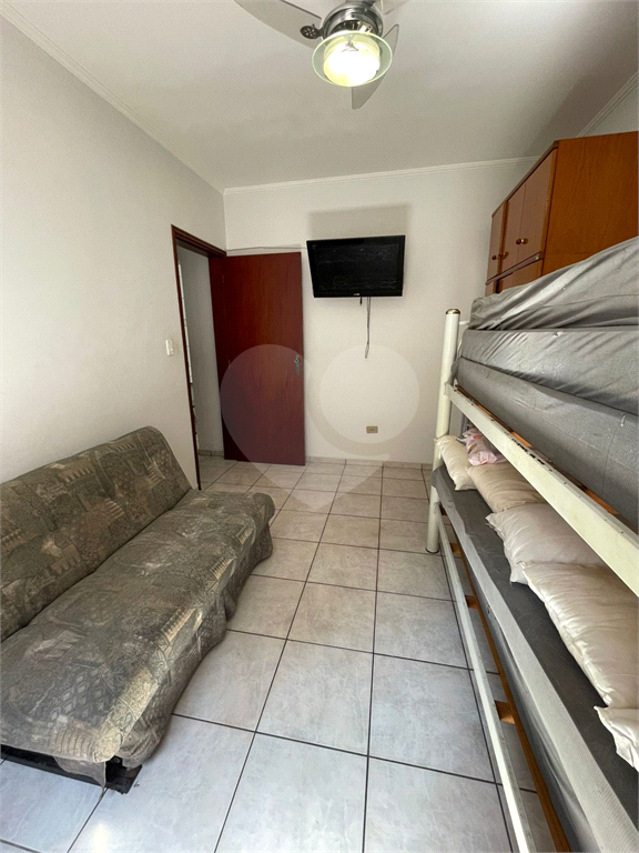 Apartamento à venda 57 m² com 1 dormitório, sacada com vista mar e vaga a 150 metros da praia em Praia Grande