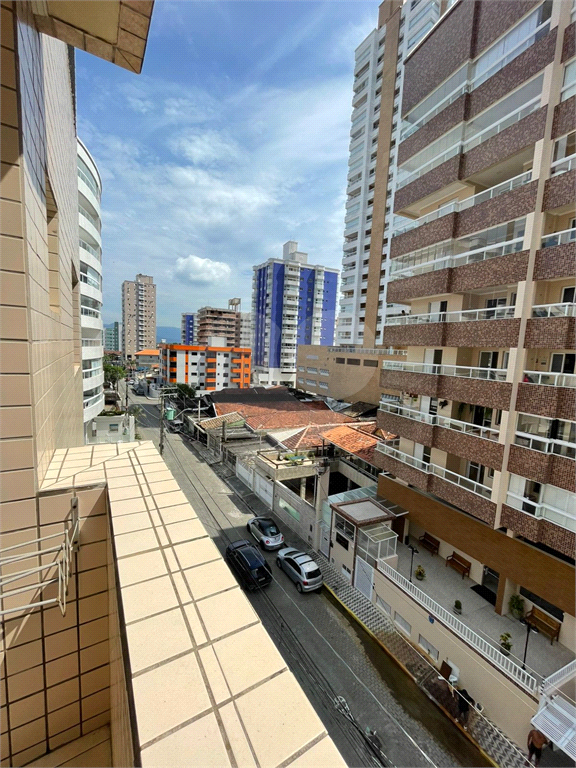 Apartamento à venda 57 m² com 1 dormitório, sacada com vista mar e vaga a 150 metros da praia em Praia Grande