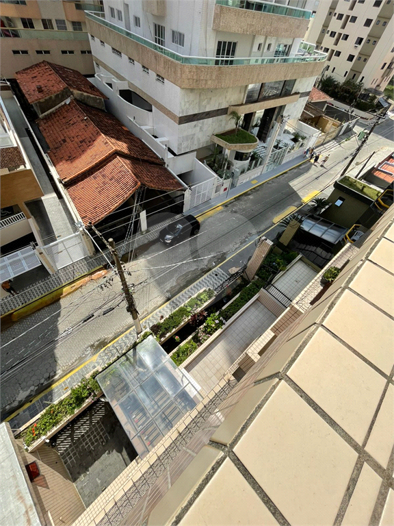 Apartamento à venda 57 m² com 1 dormitório, sacada com vista mar e vaga a 150 metros da praia em Praia Grande