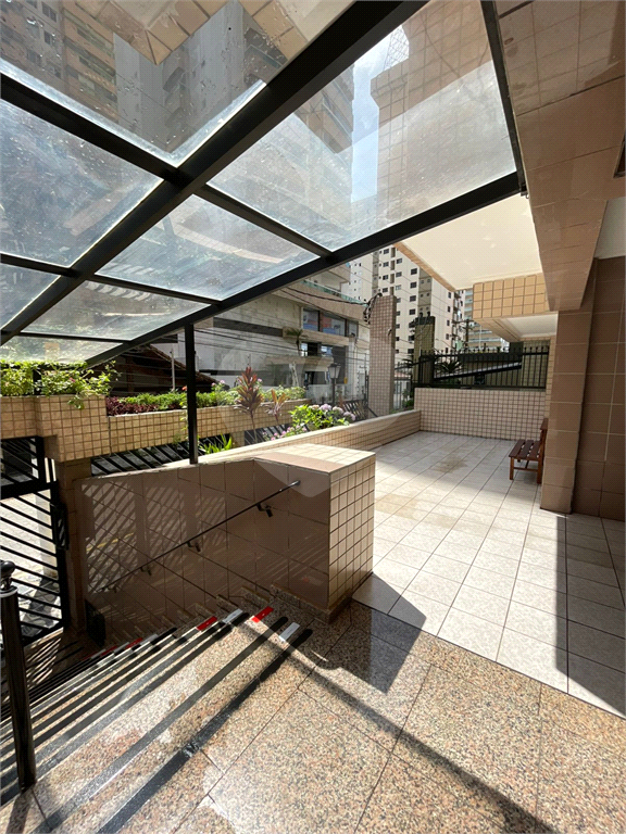 Apartamento à venda 57 m² com 1 dormitório, sacada com vista mar e vaga a 150 metros da praia em Praia Grande