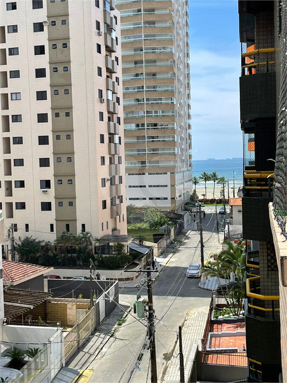 Apartamento à venda 57 m² com 1 dormitório, sacada com vista mar e vaga a 150 metros da praia em Praia Grande