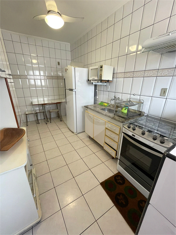 Apartamento à venda 57 m² com 1 dormitório, sacada com vista mar e vaga a 150 metros da praia em Praia Grande