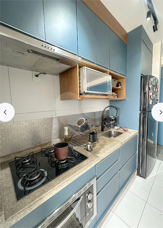 AP na Barra Funda com vista livre e sol da manhã. 