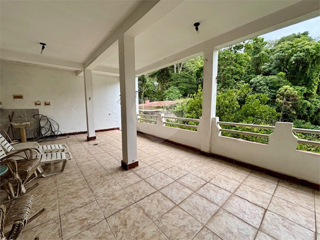 Sobrado com 5 dormitórios, piscina, salão de festas e 7 vagas na Vila Albertina.