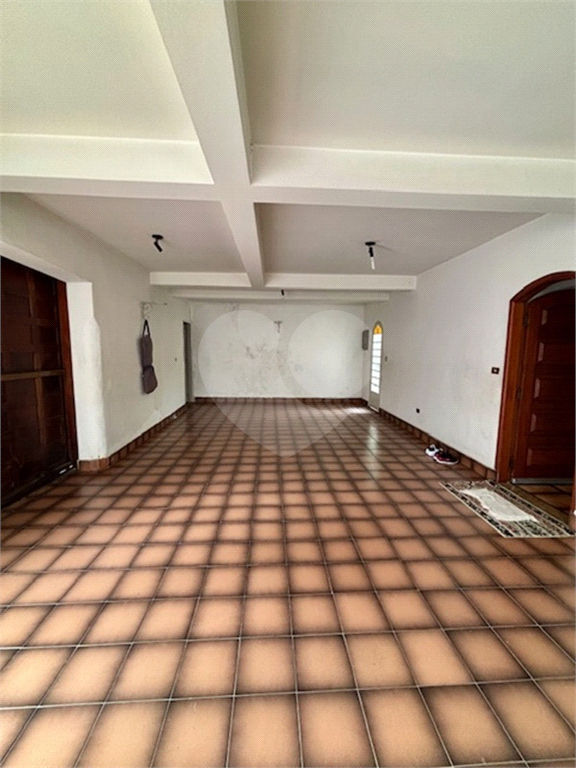 Sobrado com 5 dormitórios, piscina, salão de festas e 7 vagas na Vila Albertina.