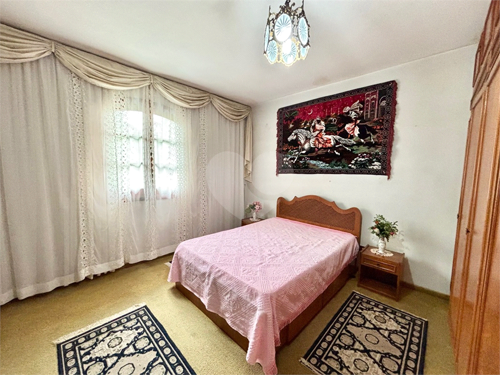 Sobrado com 5 dormitórios, piscina, salão de festas e 7 vagas na Vila Albertina.