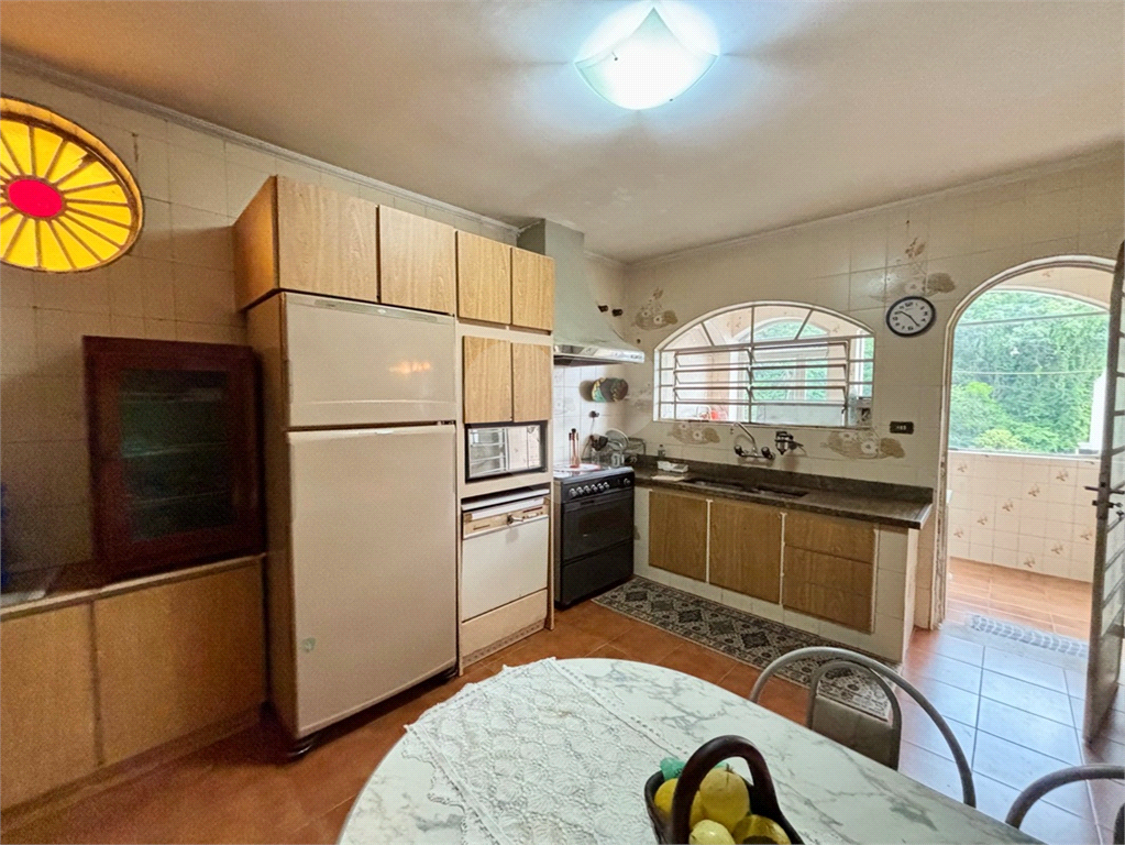 Sobrado com 5 dormitórios, piscina, salão de festas e 7 vagas na Vila Albertina.