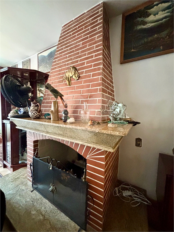 Sobrado com 5 dormitórios, piscina, salão de festas e 7 vagas na Vila Albertina.